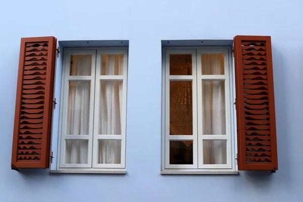 Hurricane Impact Windows in South Florida for Maximum Storm Protection