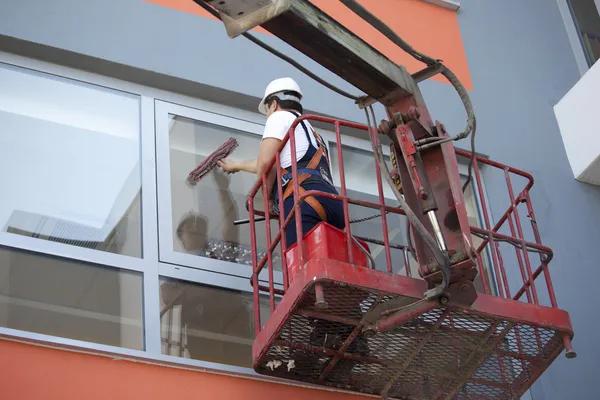 Window Cleaning Hacks That Save Time and Deliver Better Results